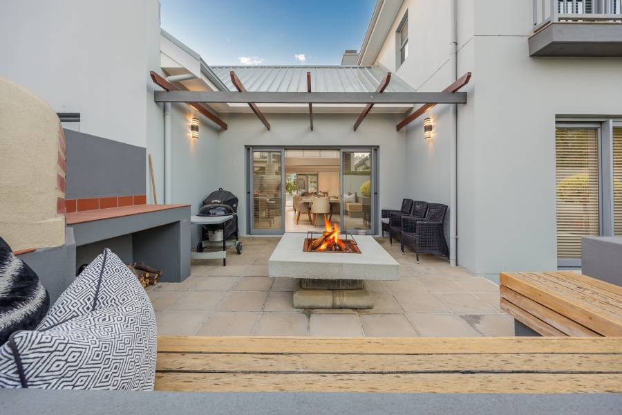 4 Bedroom Property for Sale in Graanendal Western Cape